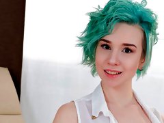 Green-haired angel Alice Klay likes intensive anal sex