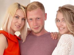 Threesome sex with bisex teens