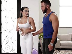 Merciless cock ready to pump her tight pussy in a sexy home workout